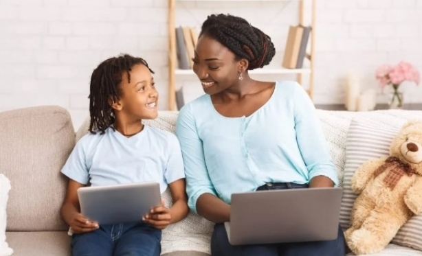 Confira 5 dicas de segurança com a rede elétrica para crianças e jovens durante o período de férias escolares